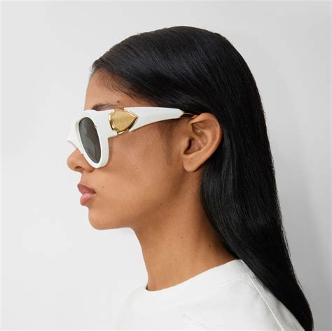 Shield Mask Sunglasses in White 